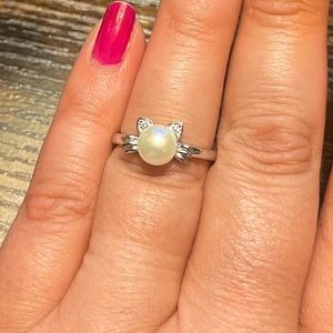 Pearl and diamond cat ring set in 925 sterling silver! NEVER WORN!!!